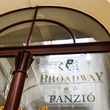 Broadway Pensión