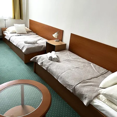 Πανσιόν Broadway 3*