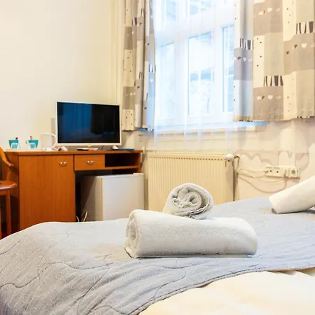 Broadway בית הארחה 3*