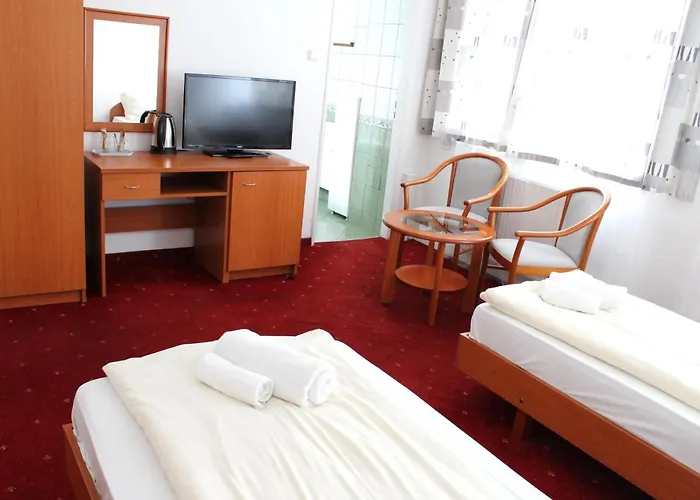 בית הארחה Broadway 3*