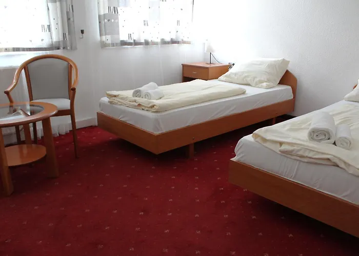 Broadway בית הארחה