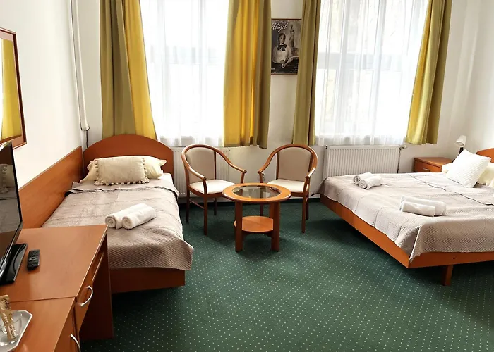 בית הארחה Broadway 3*