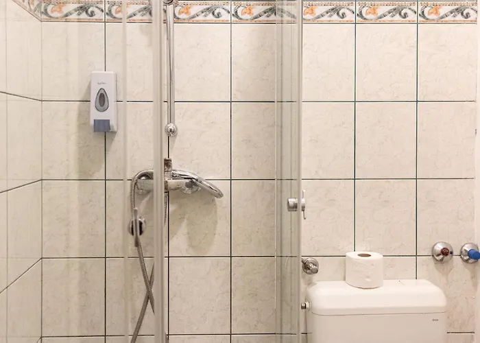 Broadway בית הארחה